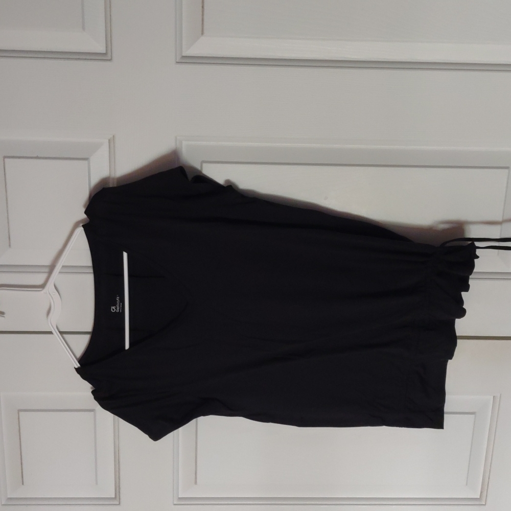 L black Gap body fit top